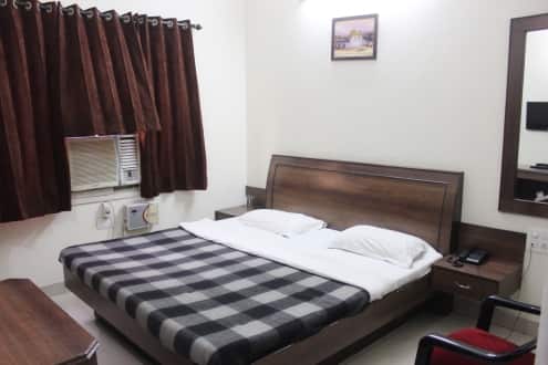 Hotel Sakhi Inn by Urban galaxy, Amritsar 4